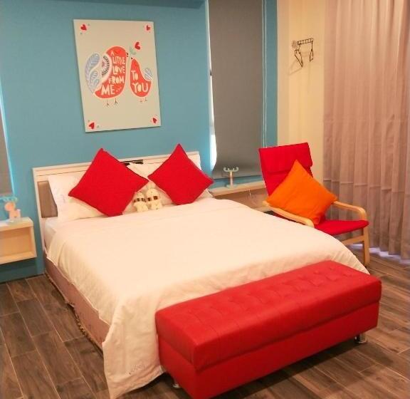 اتاق لوکس با بالکن, Full Moon Resort