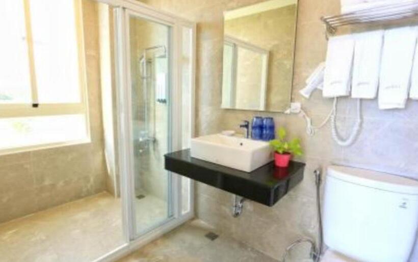 اتاق استاندارد با بالکن, Full Moon Resort