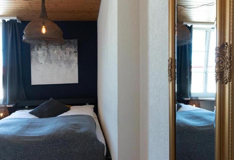 غرفة قياسية, Restaurant Waage