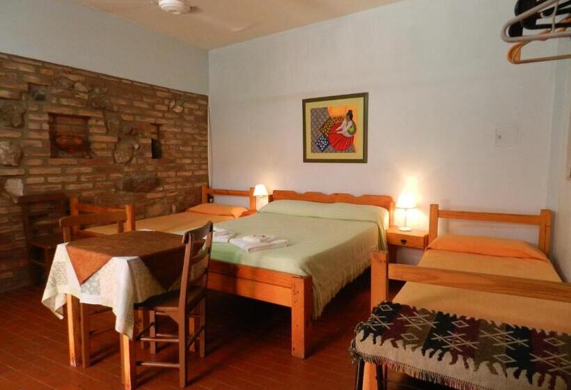 Standaard Driepersoonskamer, Hostel Ctalamochita