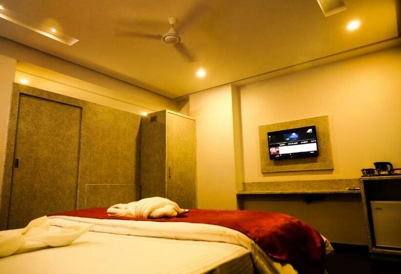 Стандартный Номер Кровать Кинг, Kyriad Hotel Nashik