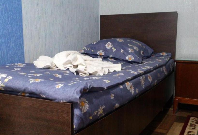 اتاق استاندارد با سرویس بهداشتی مشترک, Ja