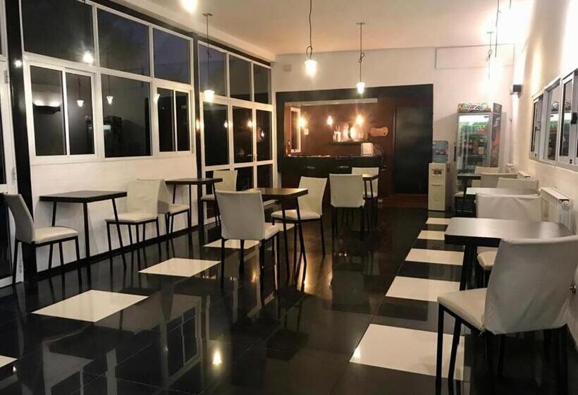 Standaard Vierpersoonskamer, Alondra Boutique