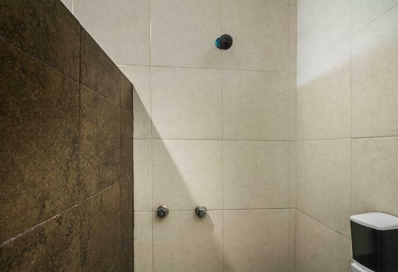 Семейный Номер, Capital O Plaza Galindo