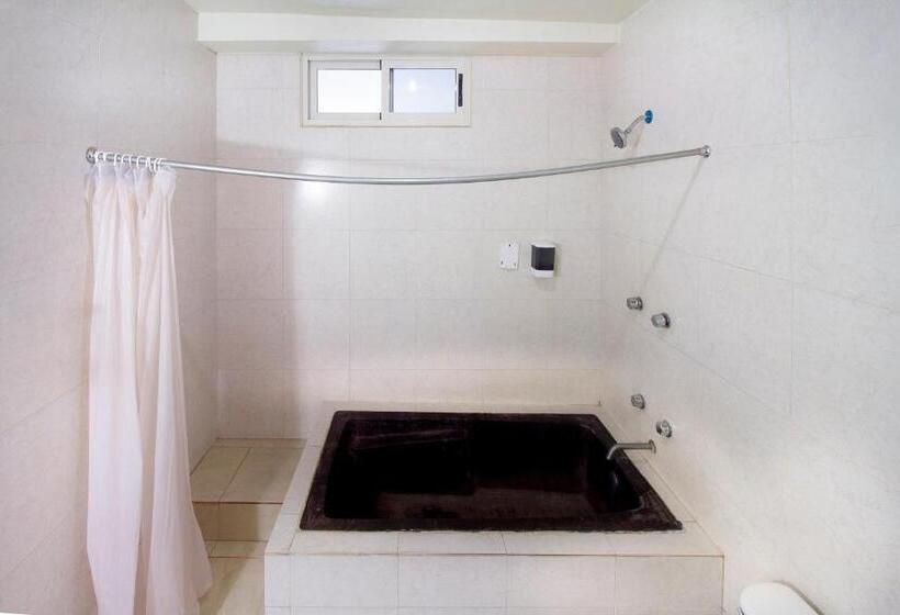 Люкс, Capital O Plaza Galindo