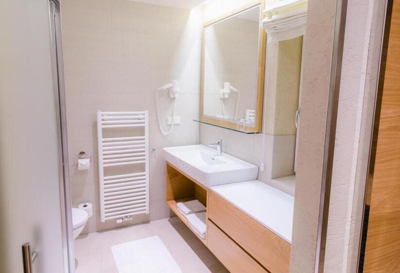 Номер Стандарт, Schlosstaverne Thannhausen