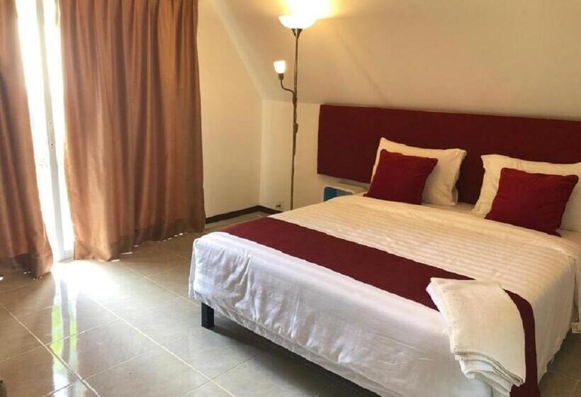 קוטג' דלוקס, Dbambookamp Desa Wisata Ekang