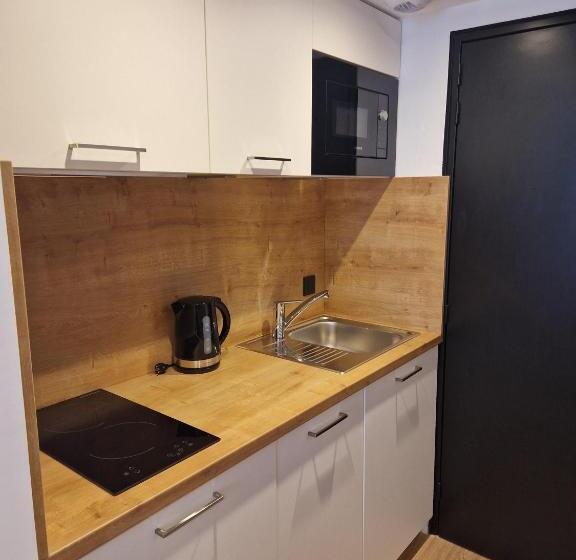 スタンダードスタジオ, Appart Hôtel Marianne