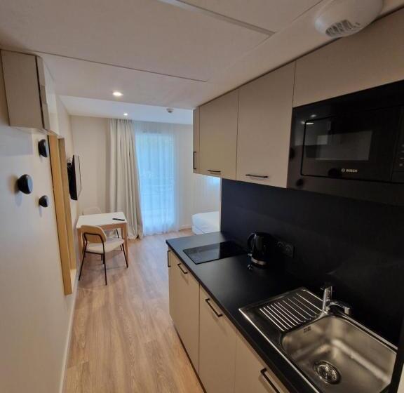 スーペリアスタジオ, Appart Hôtel Marianne