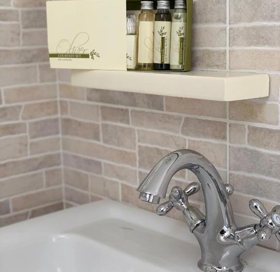 جناح جونيور مزوَّد بتراس, B&b Alvino