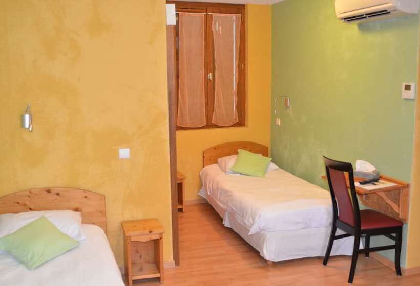 家庭间, Hôtel Au Fil De L Eau