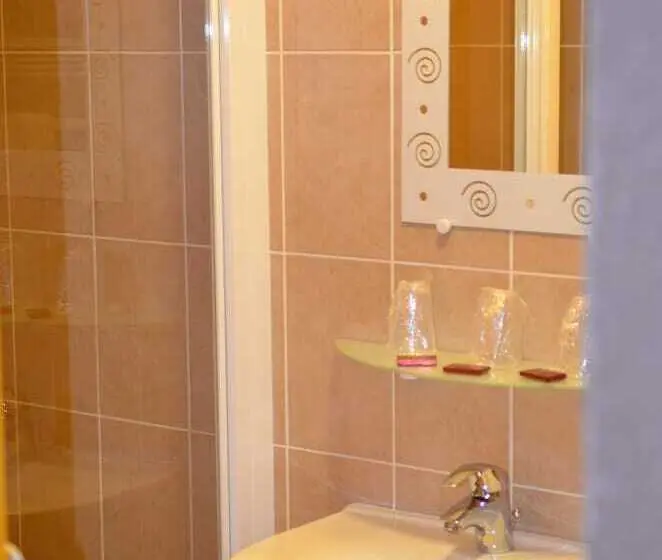 スタンダードトリプルルーム, Hôtel Au Fil De L Eau