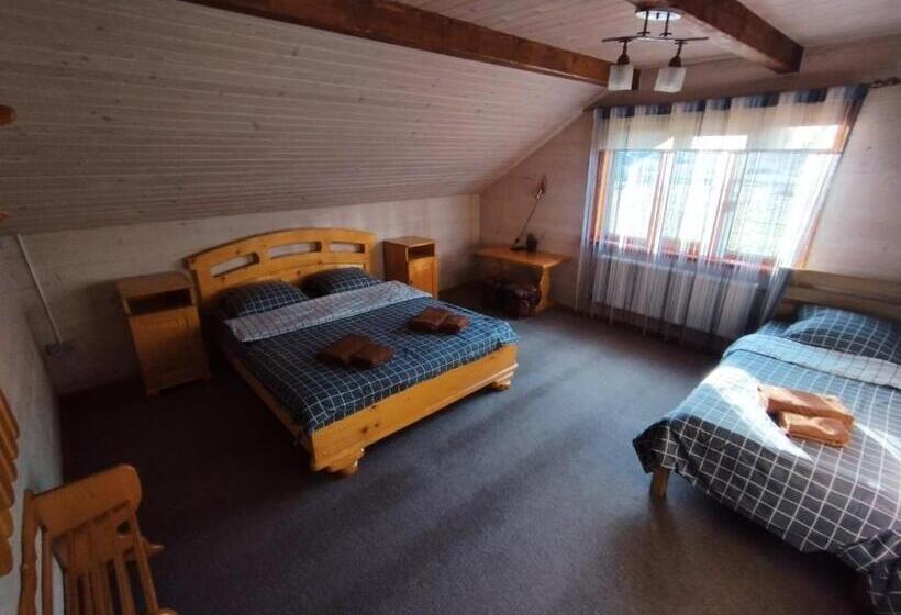 اتاق کلاسیک سه تخته, Lucy