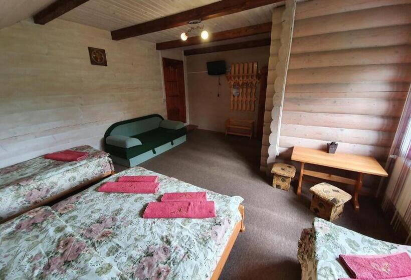 اتاق خانوادگی, Lucy