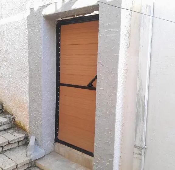 Classic Kolmen Hengen Huone, Milto S Rooms