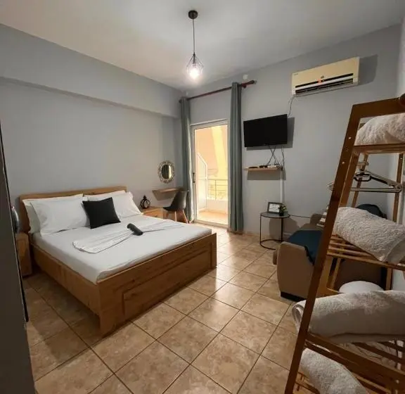 Classic Kolmen Hengen Huone, Milto S Rooms