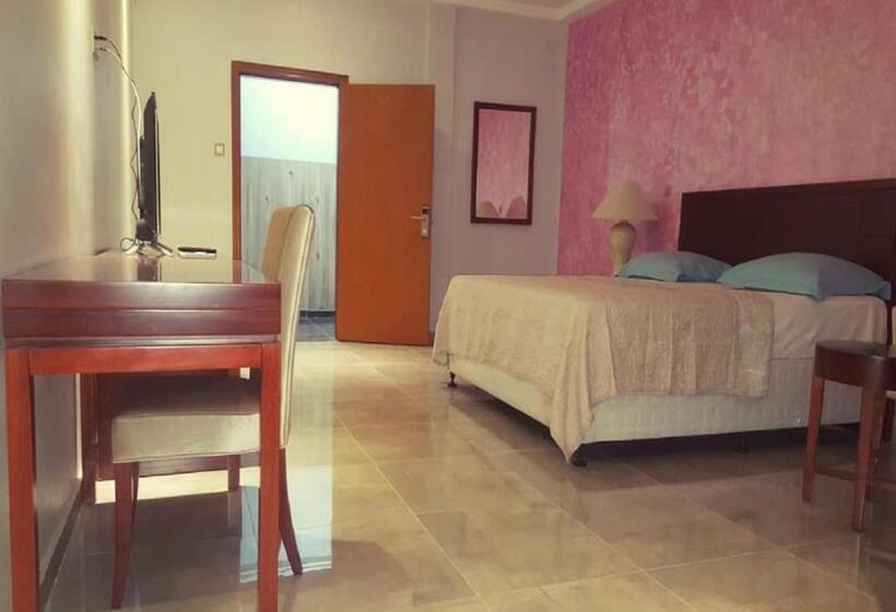 اتاق لوکس, Ambassadors Annexe