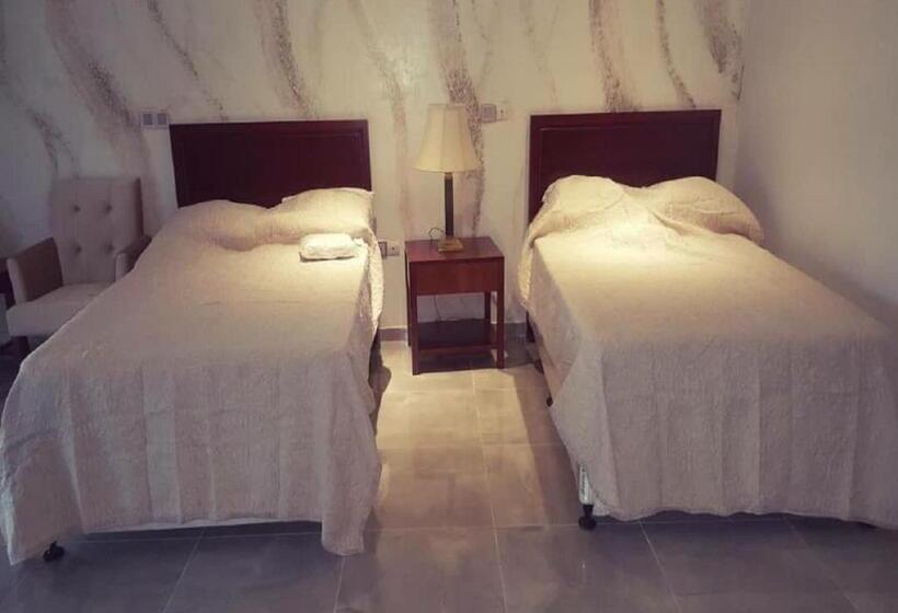 اتاق لوکس خانوادگی, Ambassadors Annexe