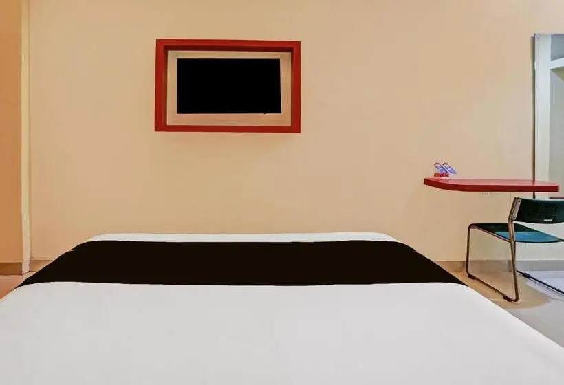 スタンダードルーム, Townhouse Oak Malang Near Itn Malang Formerly Fariz Hotel Singosari
