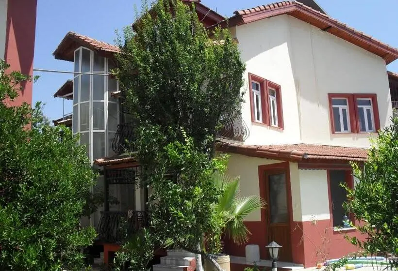 ペントハウスルーム, Villa Ozalp Apartments