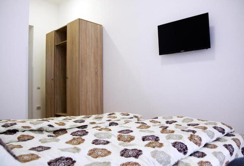 اتاق استاندارد, Etno Hostel