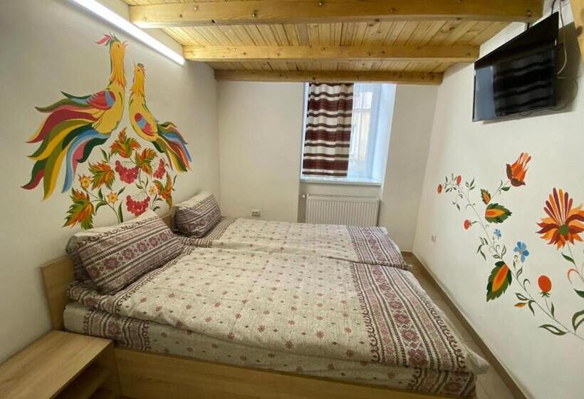 اتاق خانوادگی, Etno Hostel