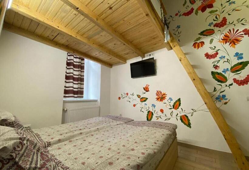 اتاق خانوادگی, Etno Hostel