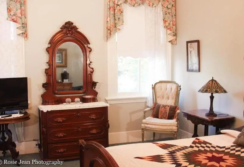 デラックストリプルルーム, Flowertown Bed And Breakfast