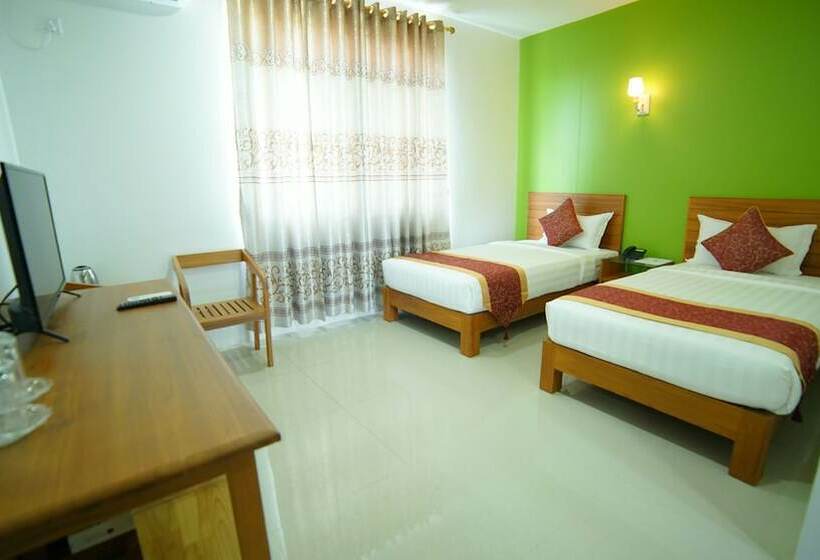 اتاق لوکس, Present