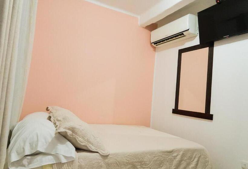 اتاق اکونومی, Hoja De Oro Corcovado