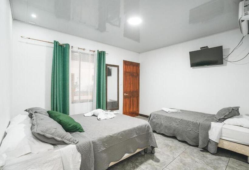 اتاق استاندارد سه نفره, Hoja De Oro Corcovado