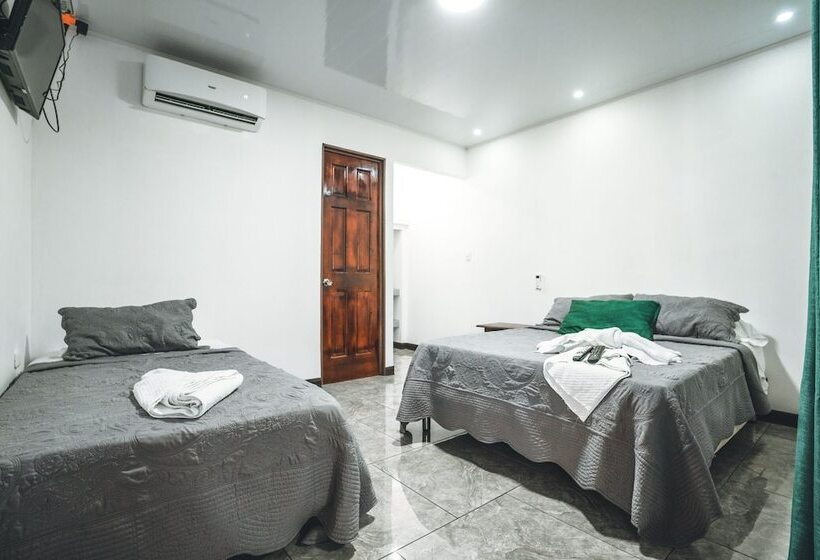 اتاق استاندارد سه نفره, Hoja De Oro Corcovado