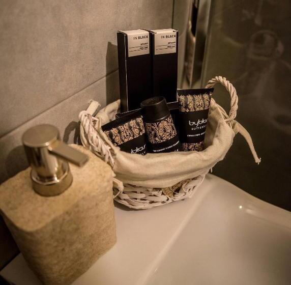 标准单人间, Lonatino