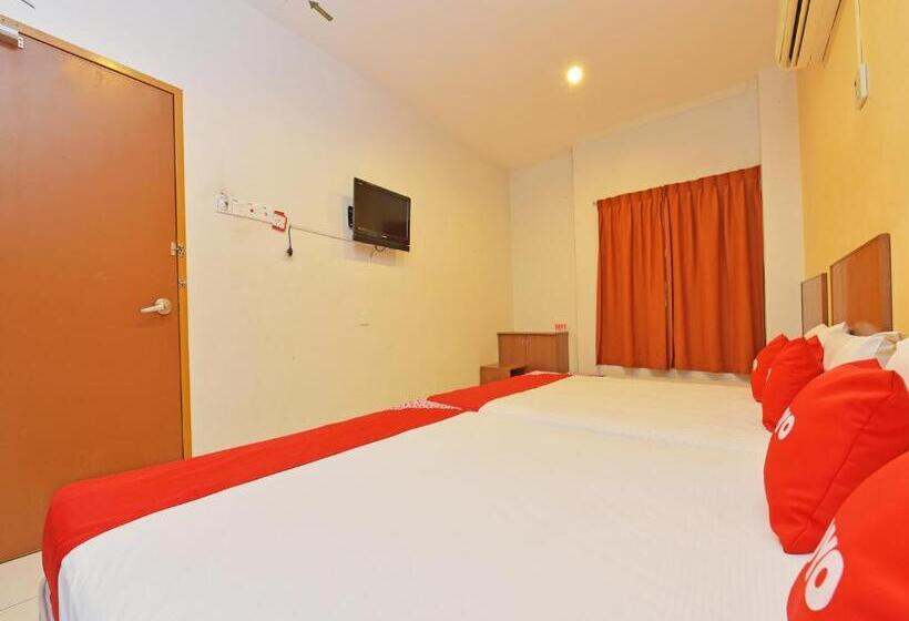 Superior Family Room, Oyo 582 Hotel Walk Inn