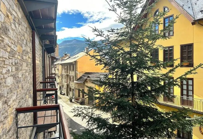 コンフォートトリプルルーム, La Creu By Rda Hotels