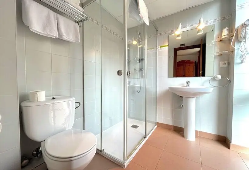 コンフォートトリプルルーム, La Creu By Rda Hotels