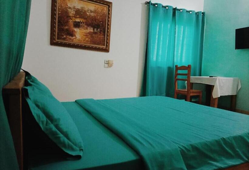 اتاق استاندارد با چشم‌انداز دریا, Le Hublot