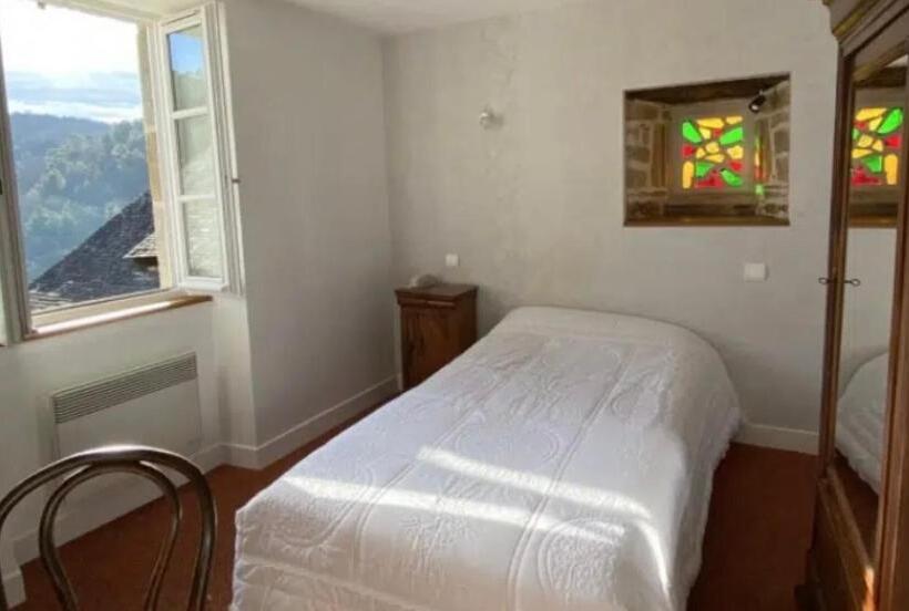 غرفة قياسية فردية, Le Saintetienne