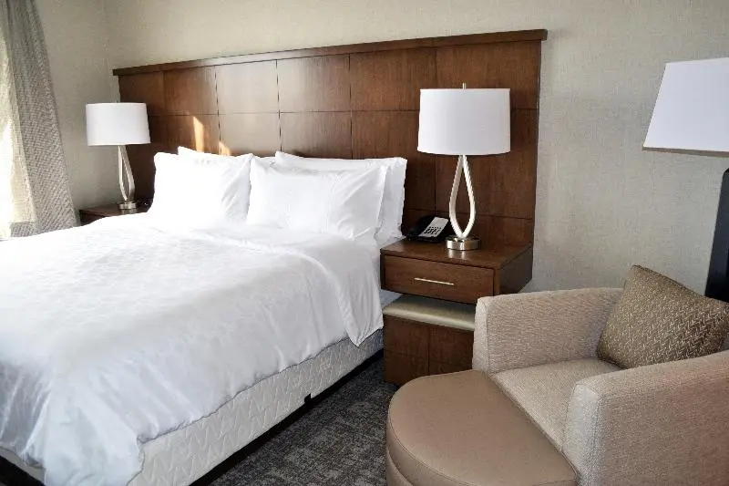 سوئیت با تخت بزرگ, Staybridge Suites Red Deer North, An Ihg