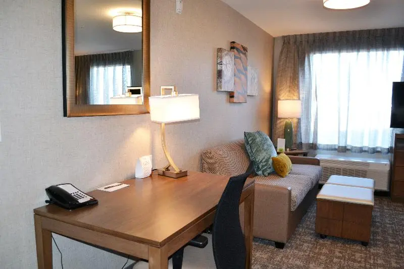 سوئیت با تخت بزرگ, Staybridge Suites Red Deer North, An Ihg
