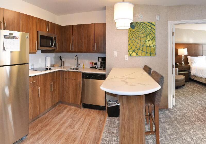 جناح سرير كينج, Staybridge Suites   Red Deer North, An Ihg