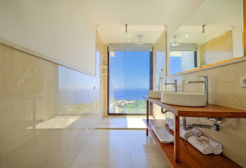 סוויטת סופריור נוף לים, Highclere Hotel And Spa