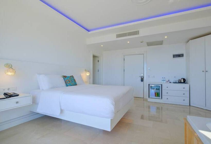 סוויטת סופריור נוף לים, Highclere Hotel And Spa