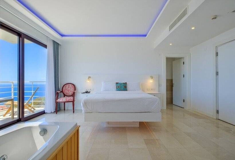 סוויטת סופריור נוף לים, Highclere Hotel And Spa