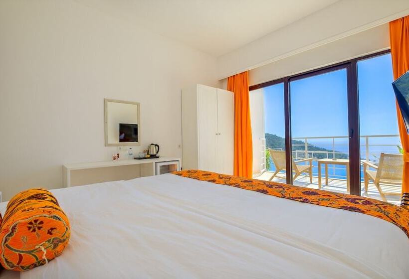 חדר דלוקס נוף לים, Highclere Hotel And Spa