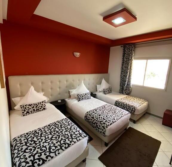 اتاق استاندارد سه نفره, Velsatis