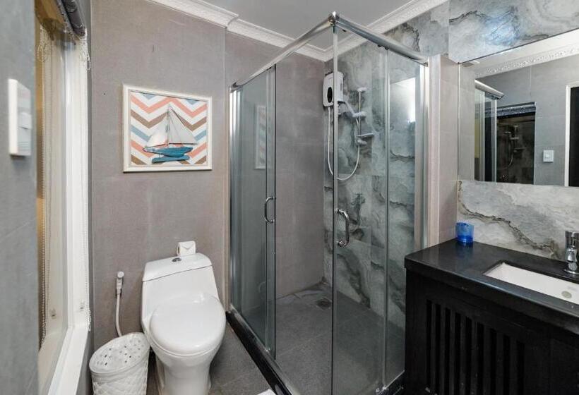 Camera Standard, Mario Dive Resort