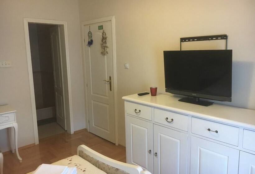 اتاق عادی, Kairos Rooms