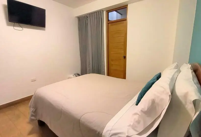 اتاق لوکس, Majhu Hostal