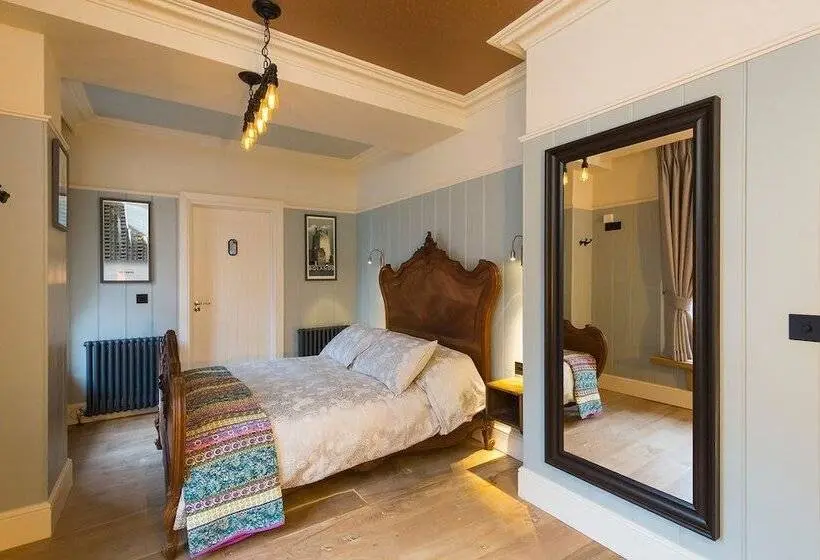 اتاق استاندارد, Mcgettigan S Townhouse Olives & Figs Bistro